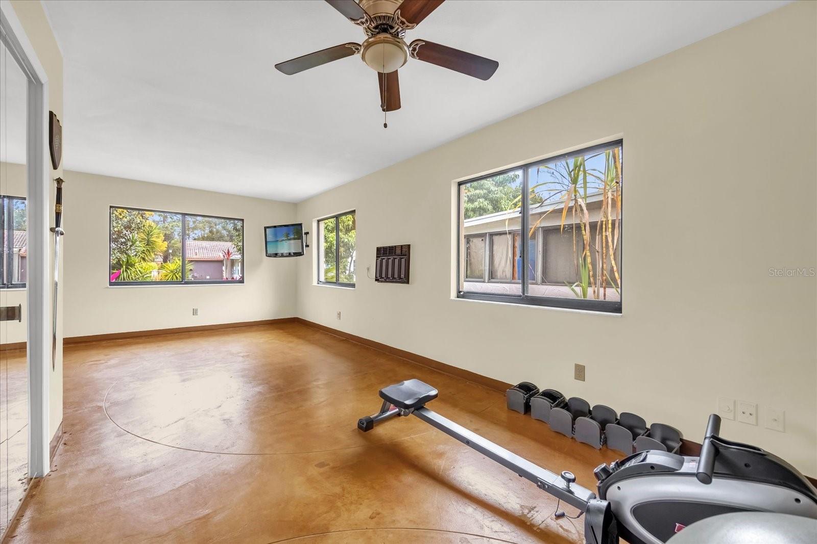 Image 26 of 42 For 5237 Gateway Avenue