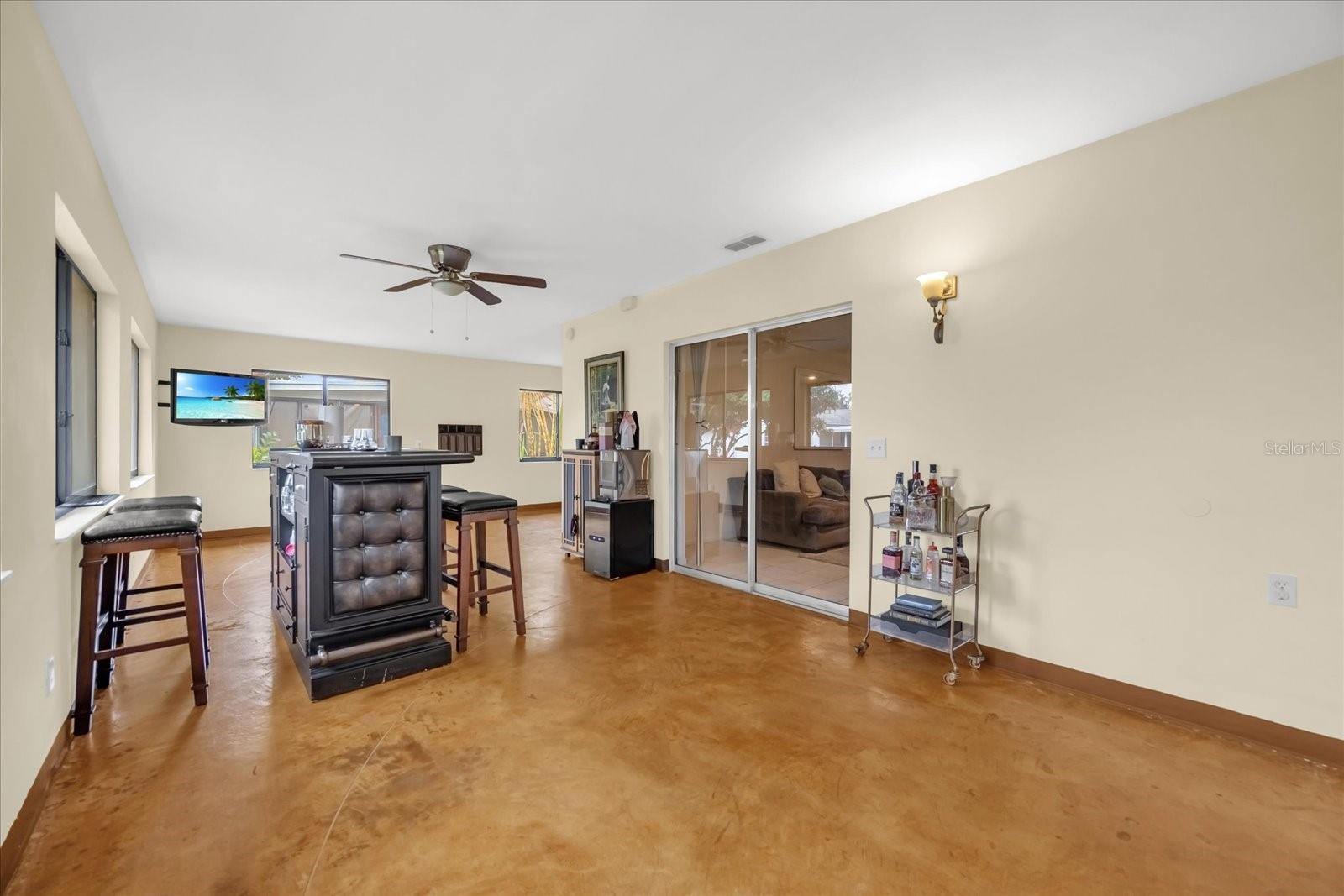 Image 27 of 42 For 5237 Gateway Avenue