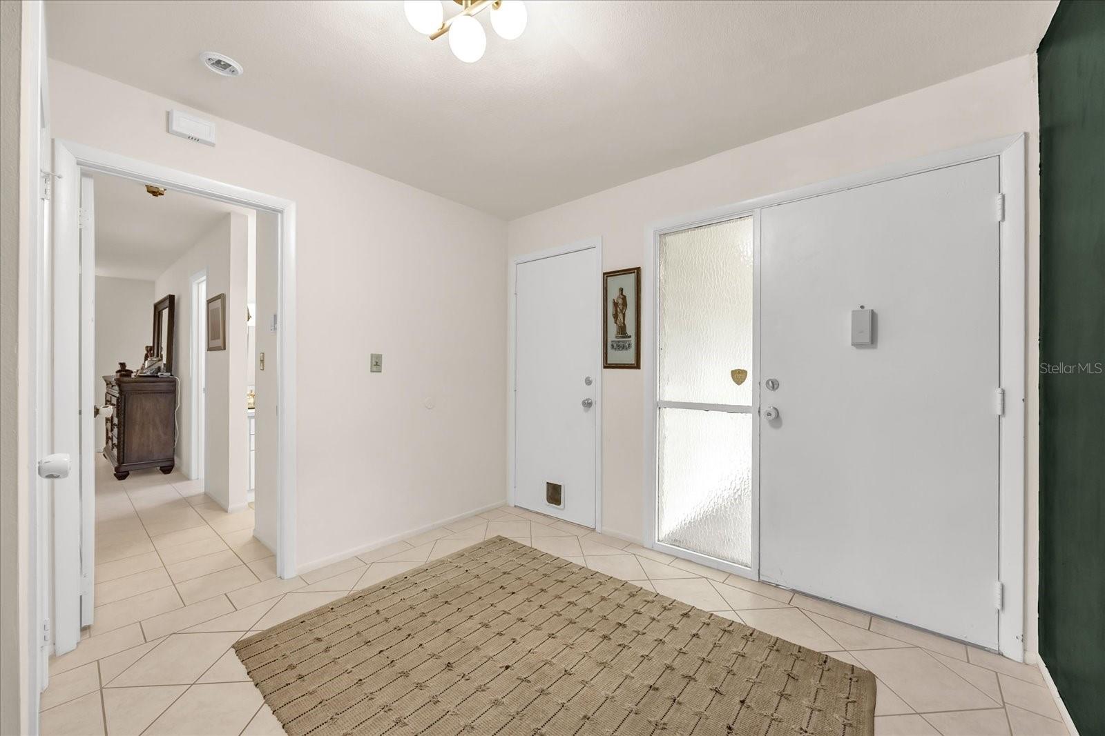 Image 3 of 42 For 5237 Gateway Avenue