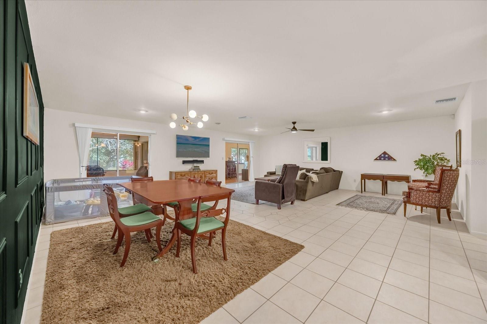 Image 4 of 42 For 5237 Gateway Avenue