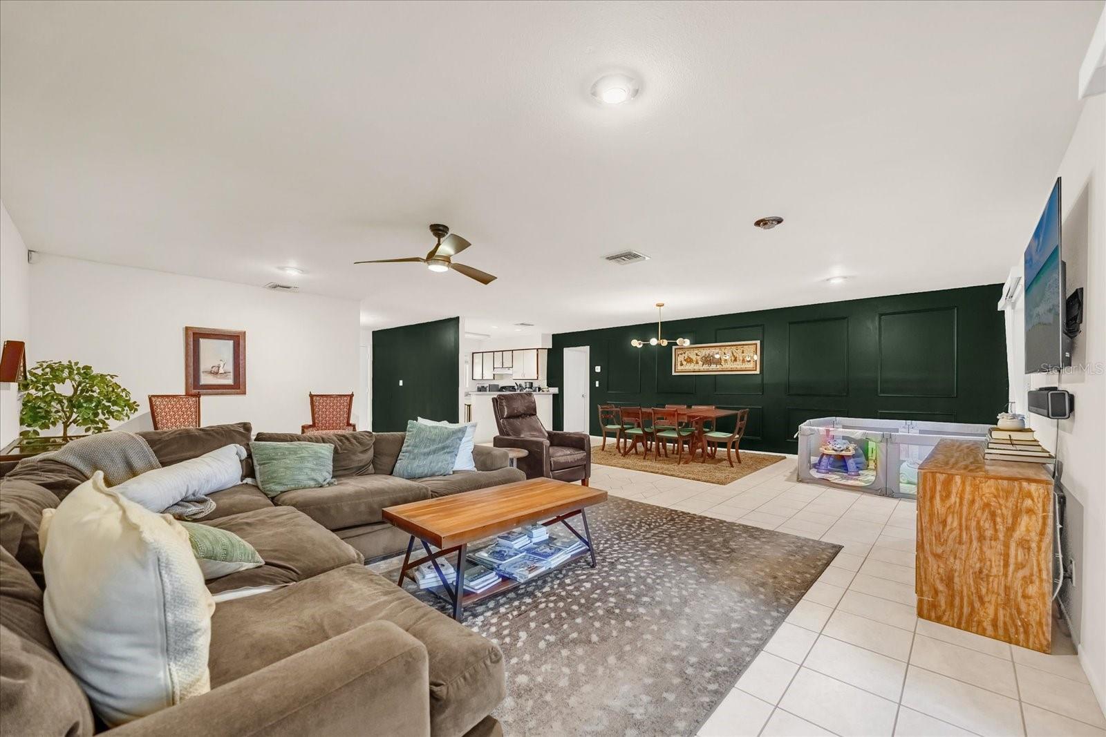 Image 5 of 42 For 5237 Gateway Avenue