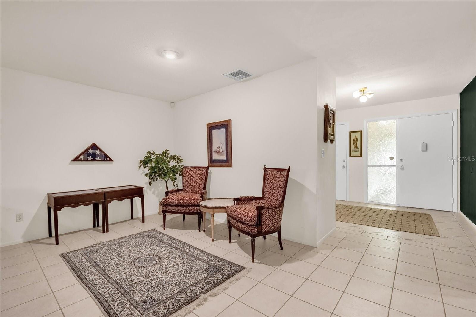 Image 7 of 42 For 5237 Gateway Avenue