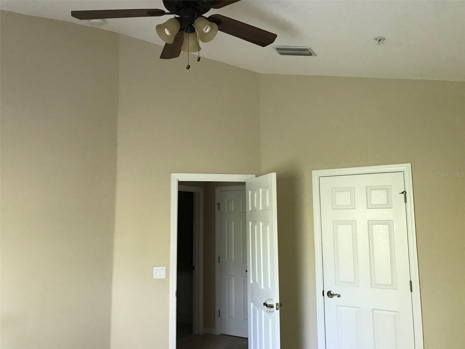 Image 12 of 25 For 629 Pinebranch Circle