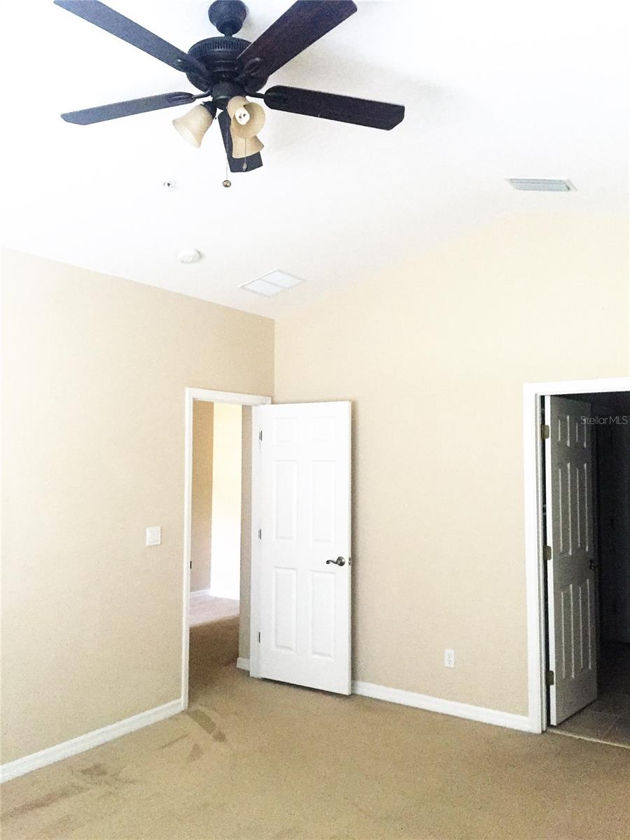 Image 13 of 25 For 629 Pinebranch Circle