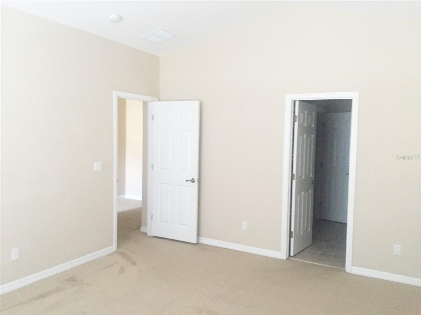 Image 14 of 25 For 629 Pinebranch Circle