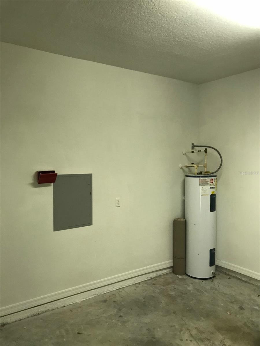 Image 23 of 25 For 629 Pinebranch Circle