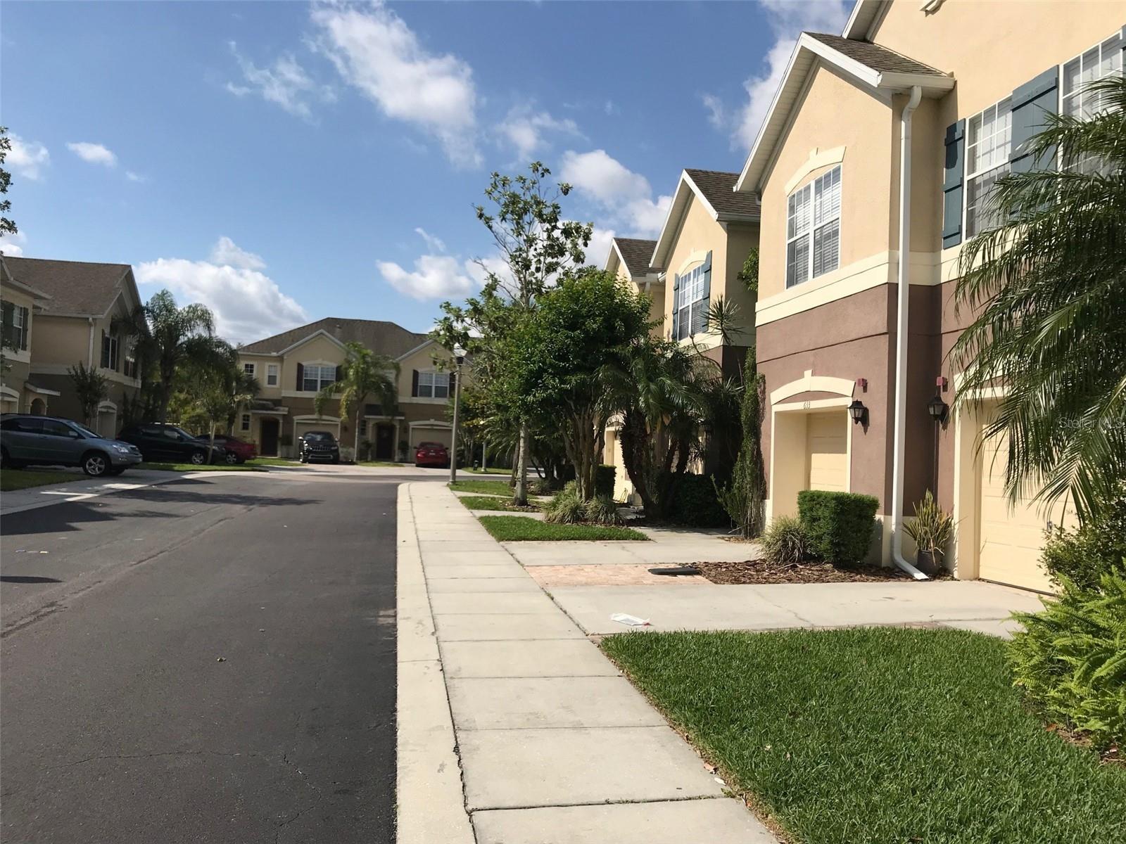 Image 4 of 25 For 629 Pinebranch Circle