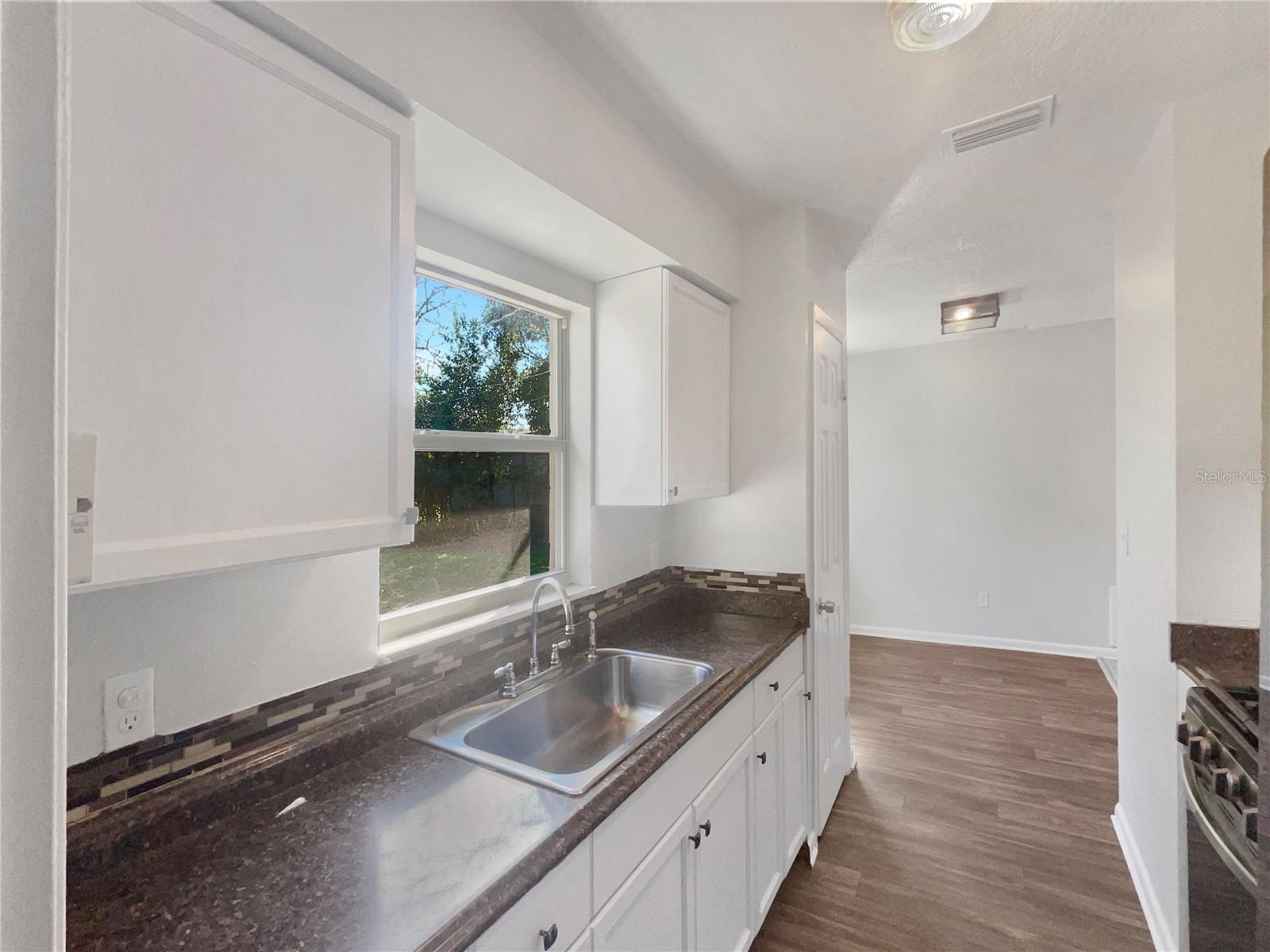 Image 13 of 24 For 2841 Central Drive