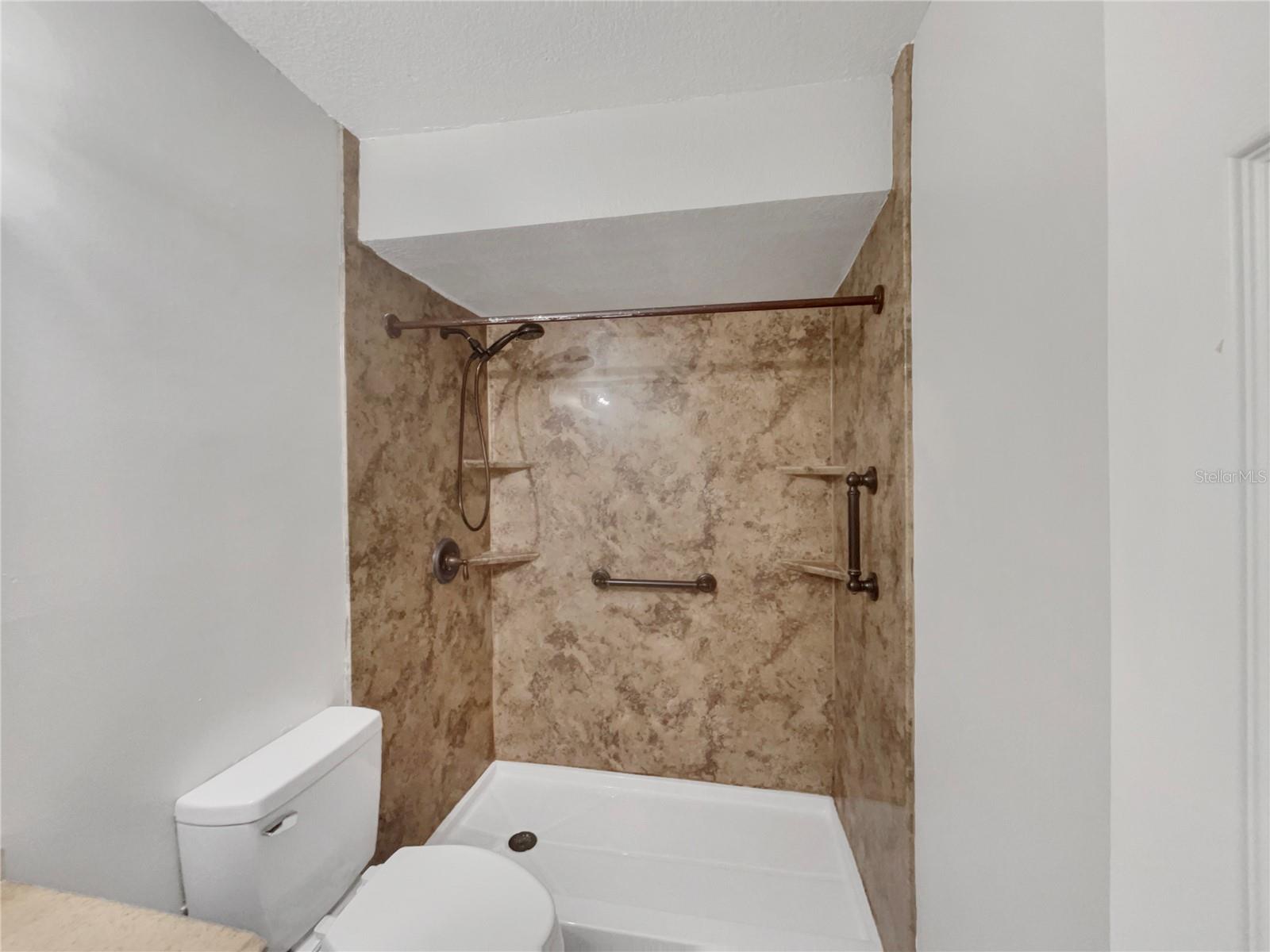 Image 18 of 24 For 2841 Central Drive