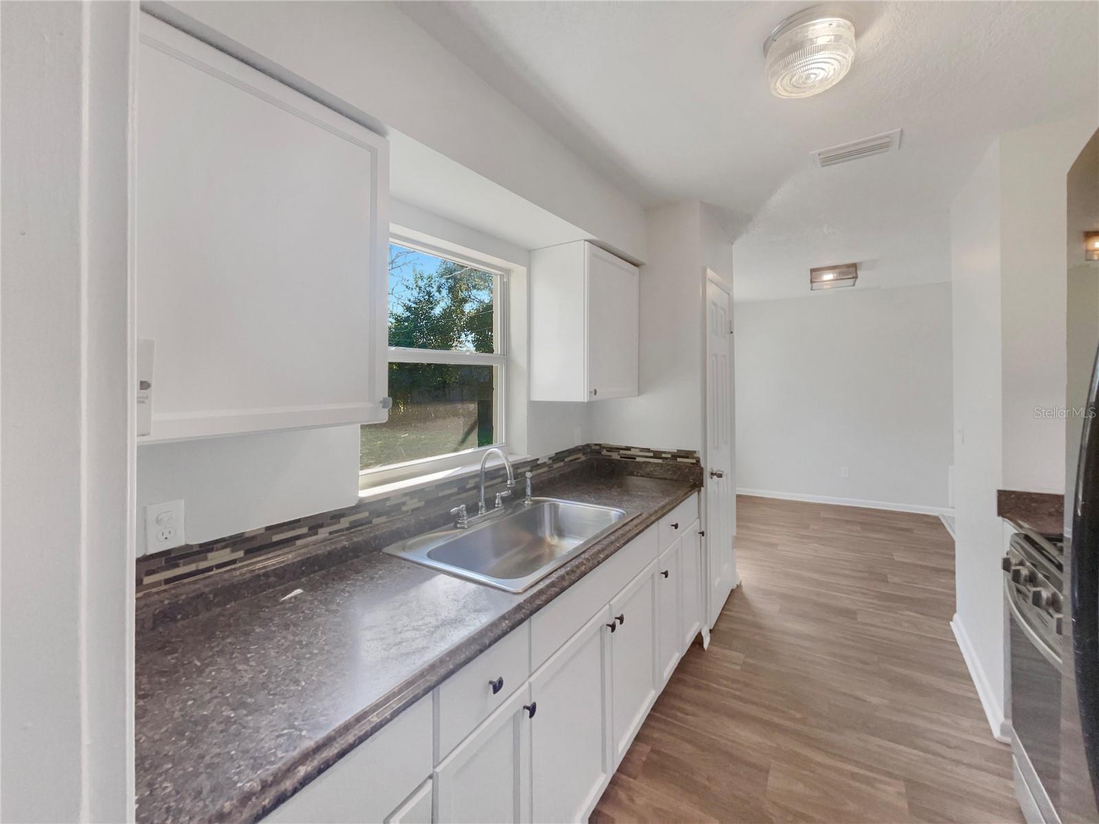 Image 7 of 24 For 2841 Central Drive