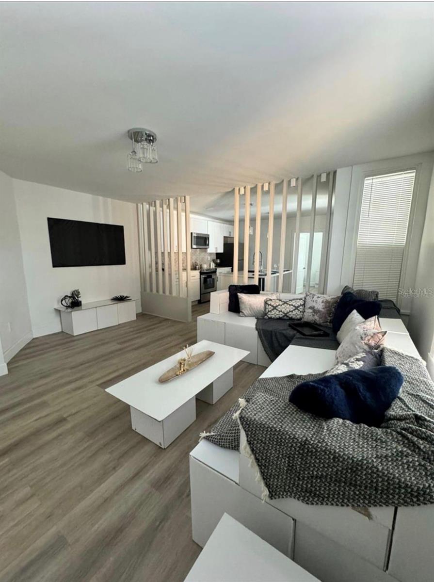 Image 5 of 10 For 860 Magnolia Avenue 2