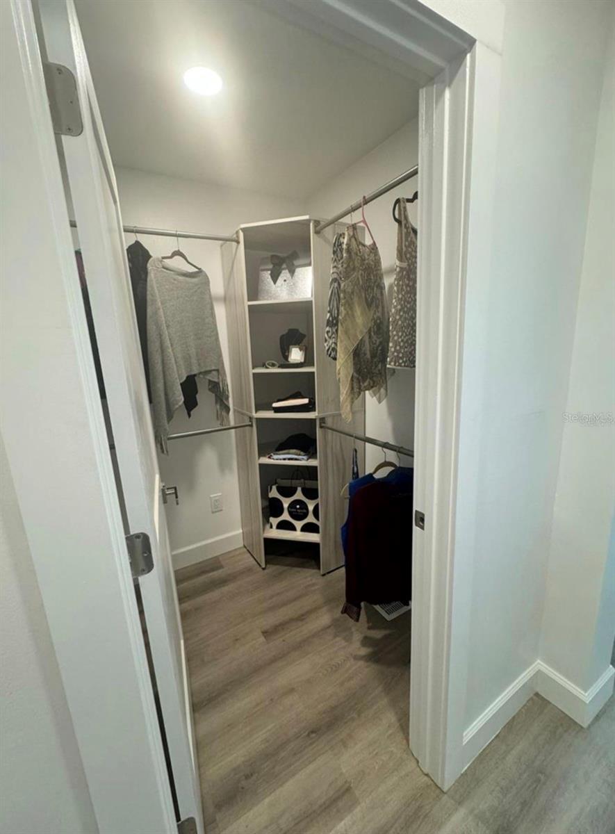 Image 7 of 10 For 860 Magnolia Avenue 2