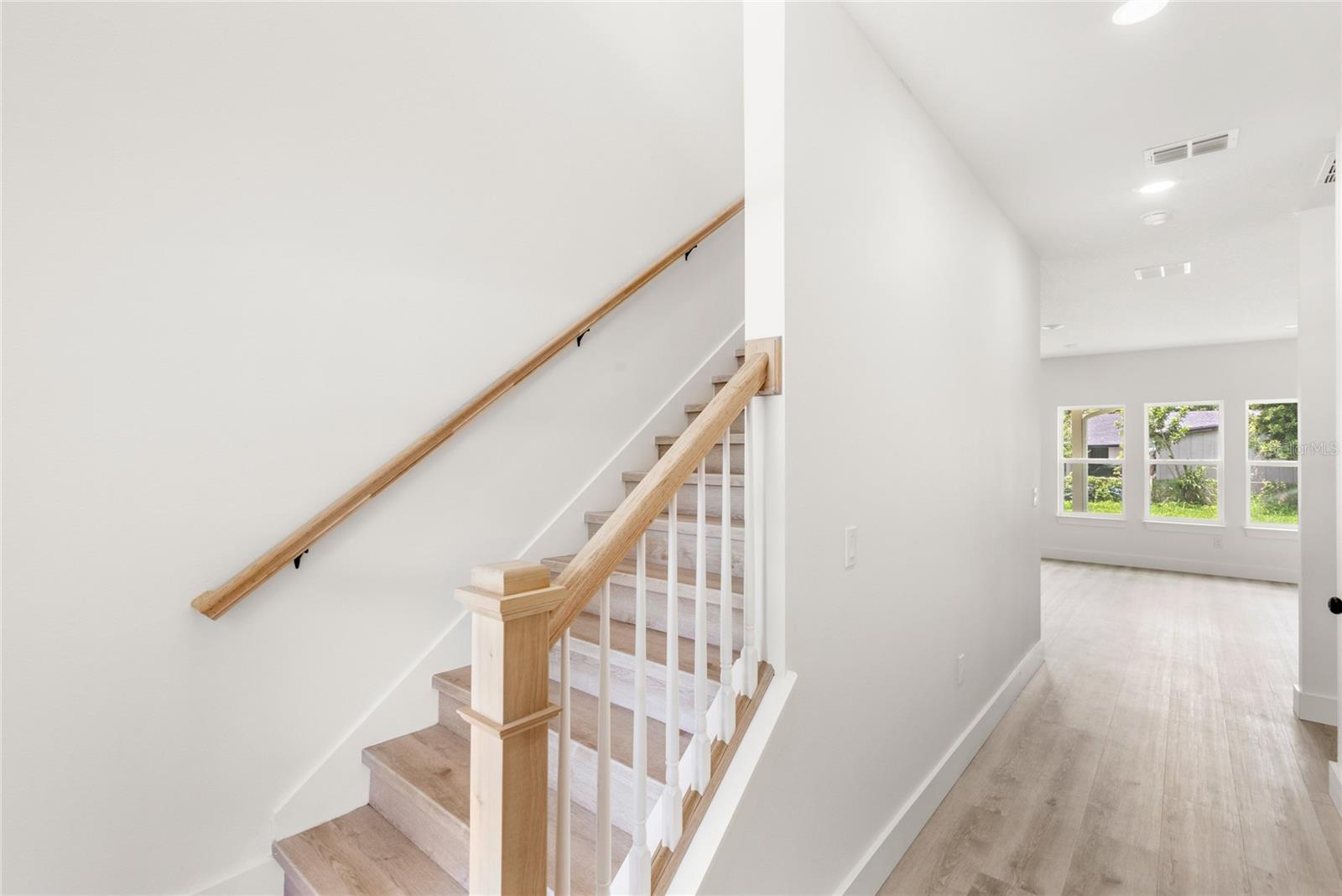 Image 23 of 43 For 634 Burch Avenue