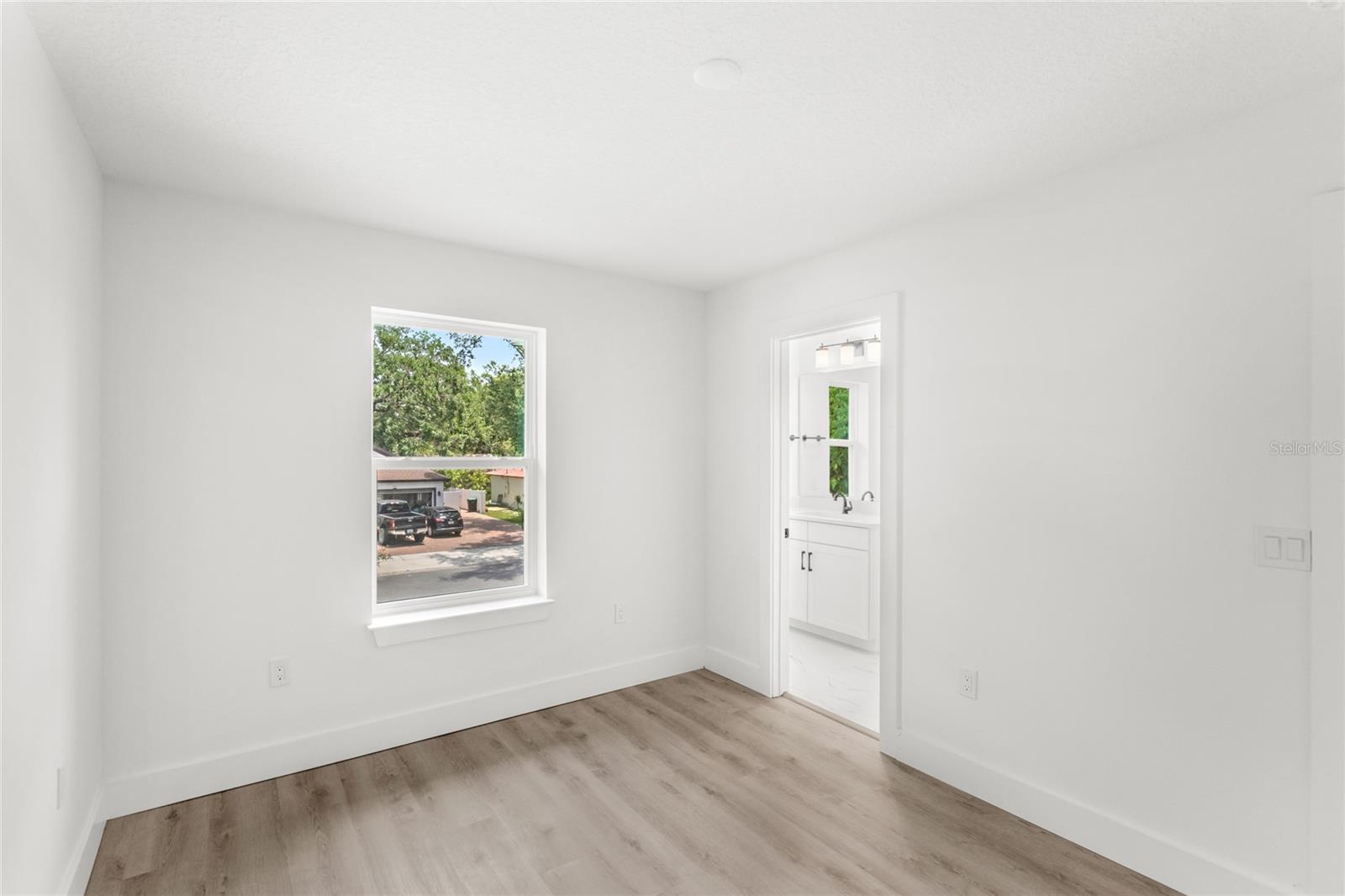 Image 30 of 43 For 634 Burch Avenue