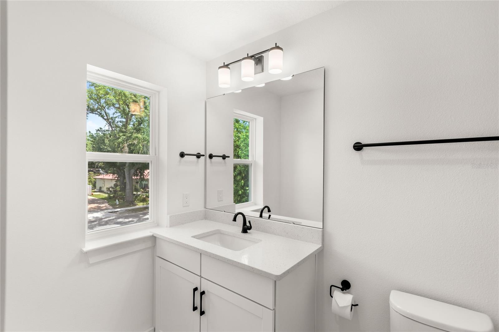 Image 31 of 43 For 634 Burch Avenue