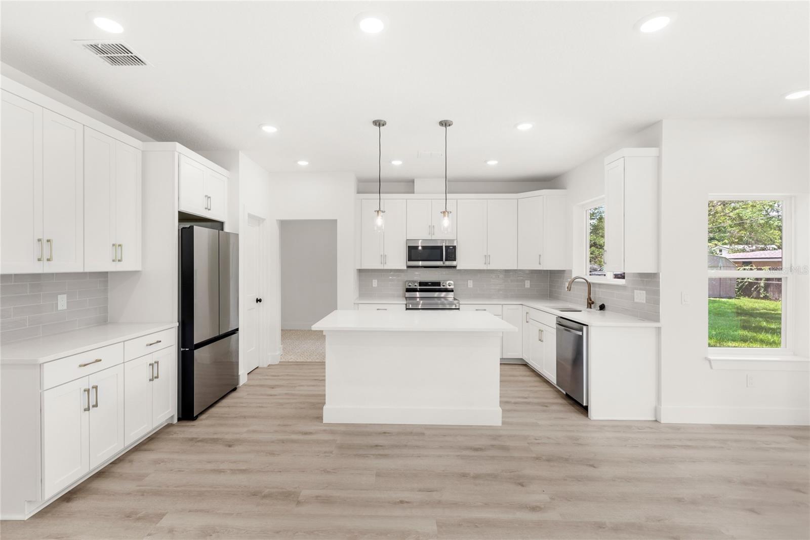 Image 5 of 43 For 634 Burch Avenue