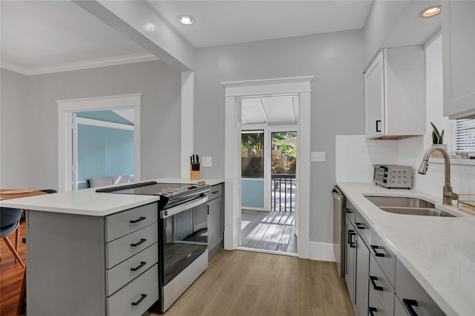 Image 11 of 32 For 203 10th Street