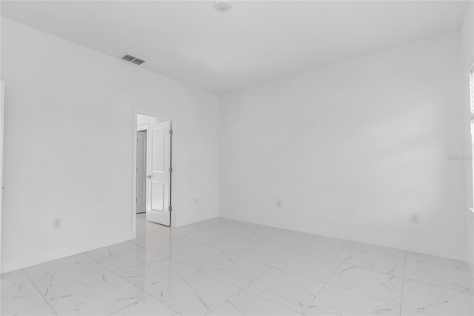 Image 10 of 47 For 15070 21st Terrace