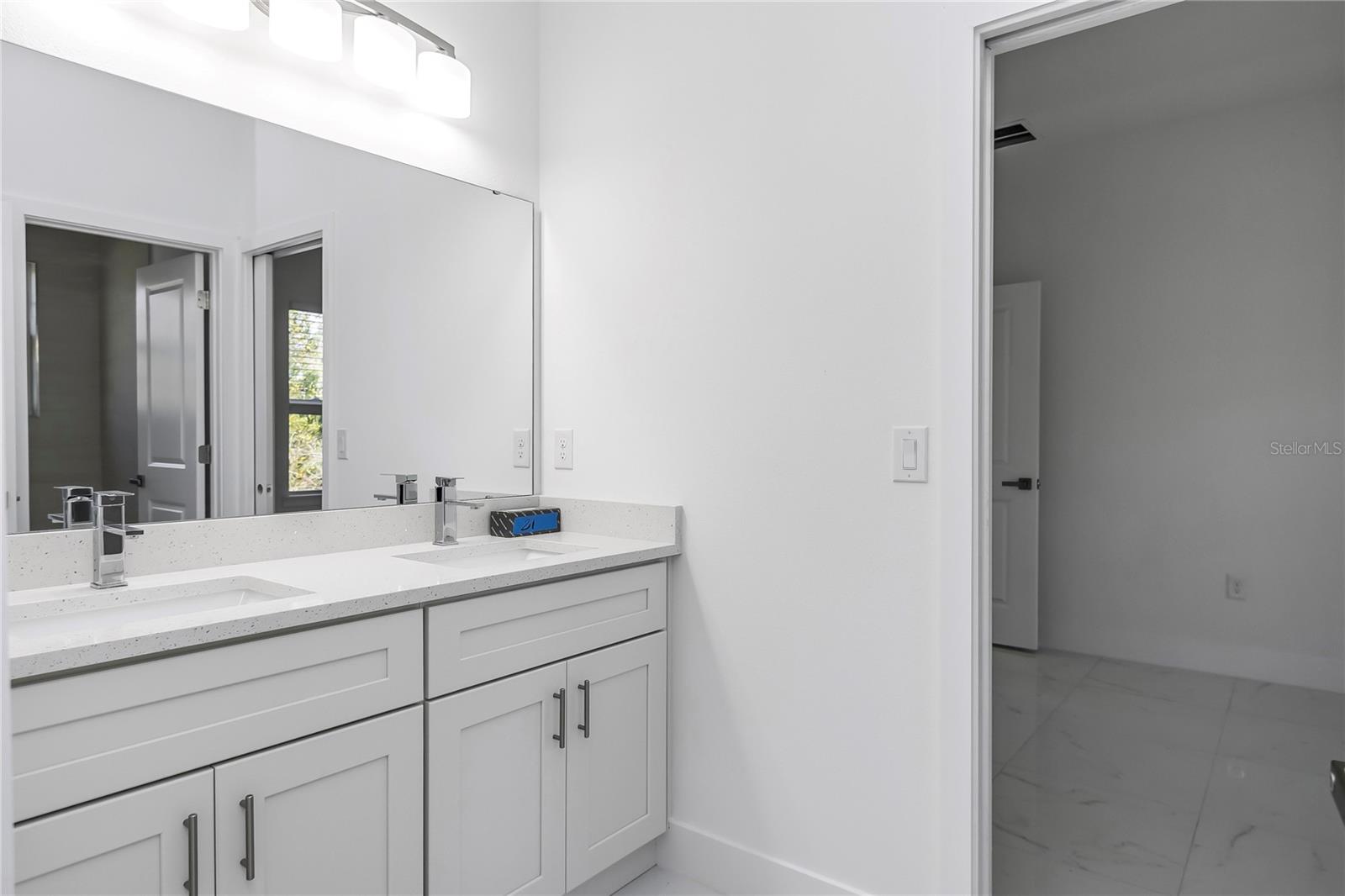 Image 33 of 47 For 15070 21st Terrace