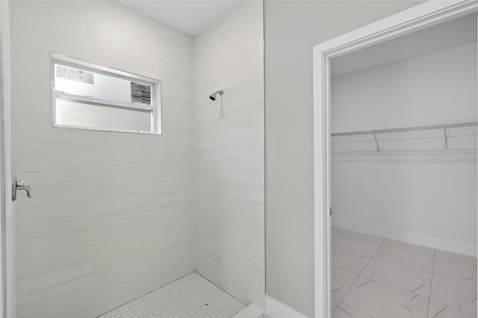 Image 17 of 42 For 641 Verona Street