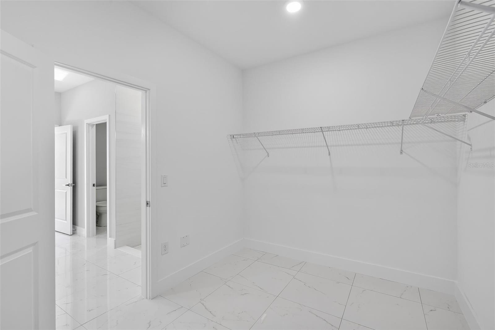 Image 19 of 42 For 641 Verona Street