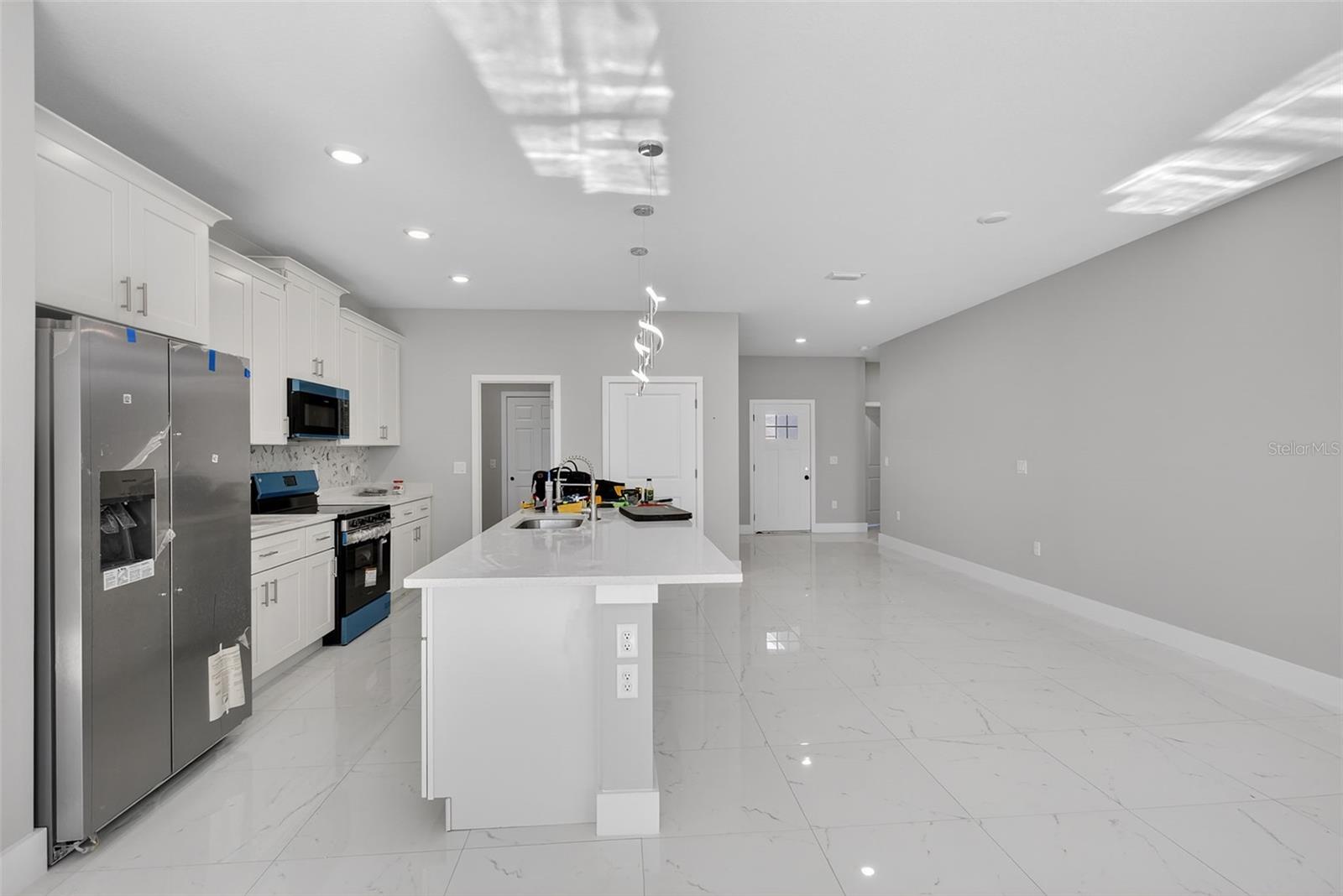 Image 23 of 42 For 641 Verona Street