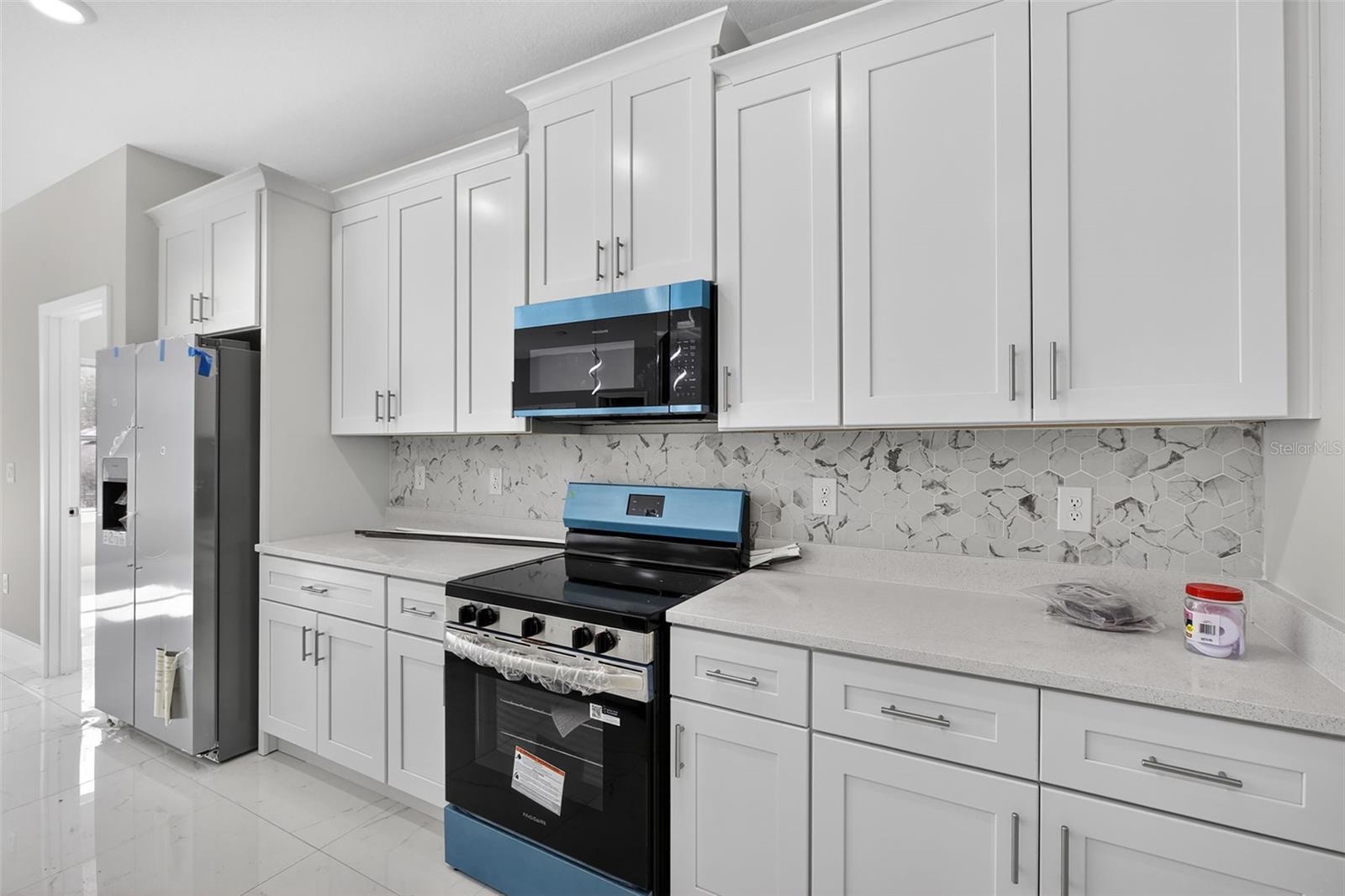 Image 25 of 42 For 641 Verona Street