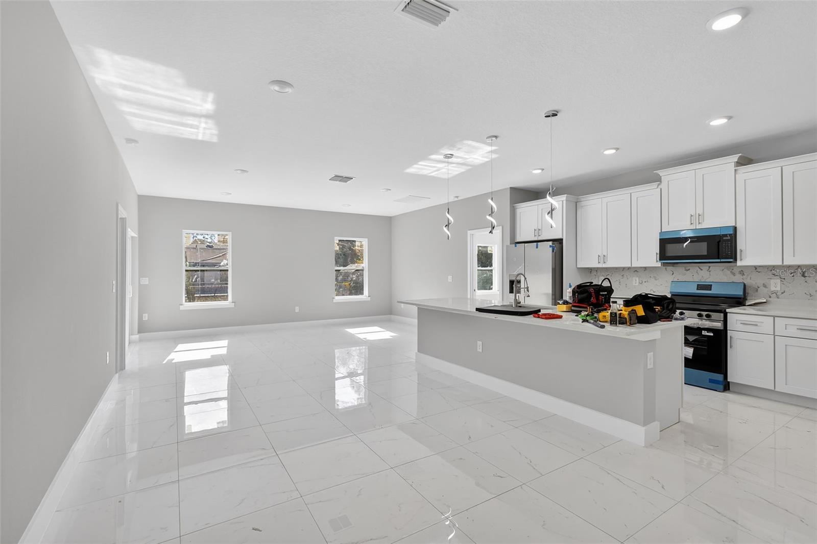 Image 28 of 42 For 641 Verona Street