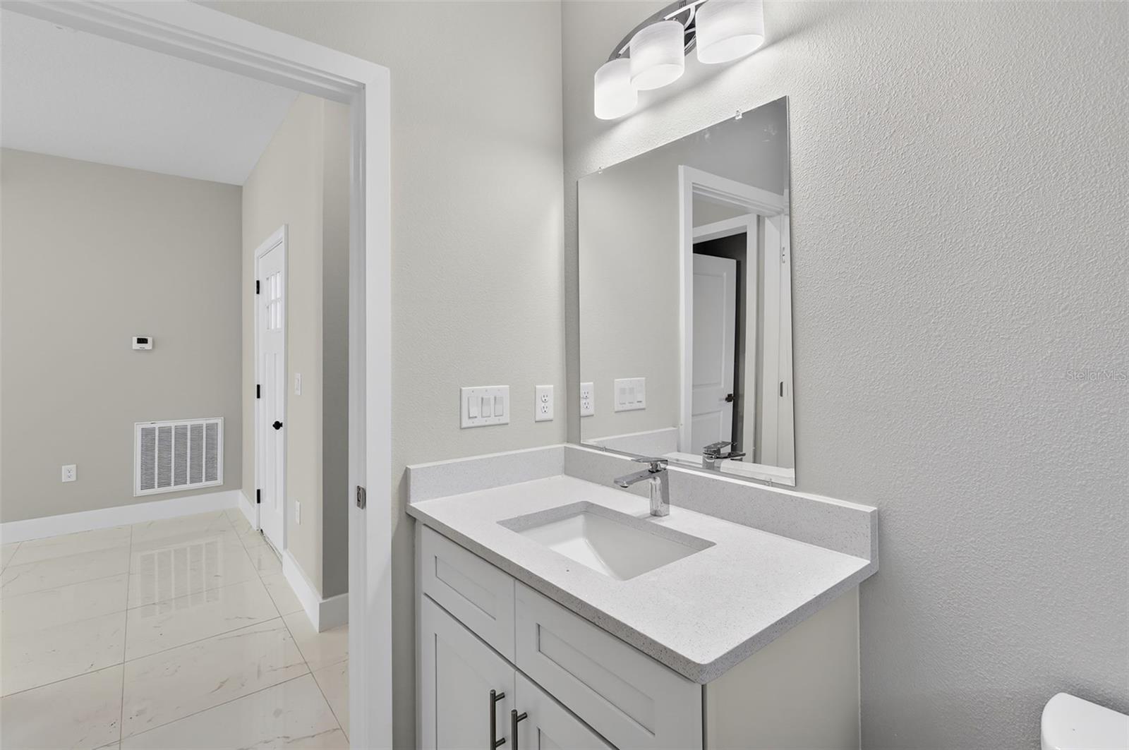 Image 34 of 42 For 641 Verona Street