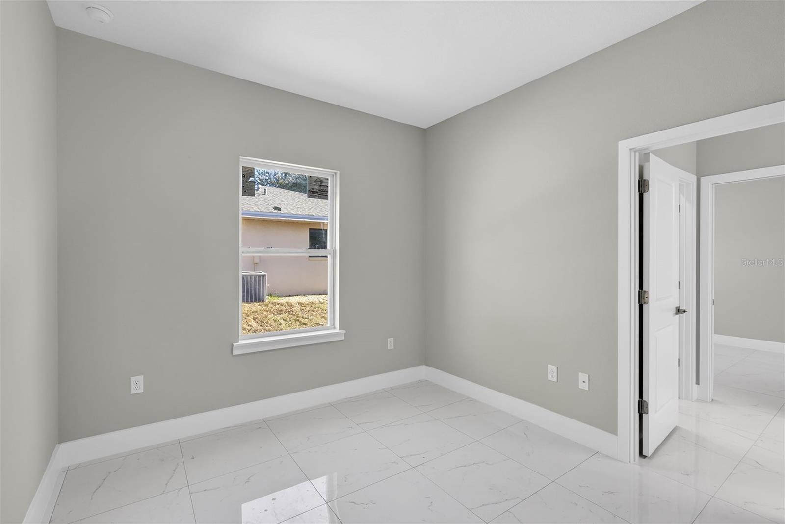 Image 35 of 42 For 641 Verona Street