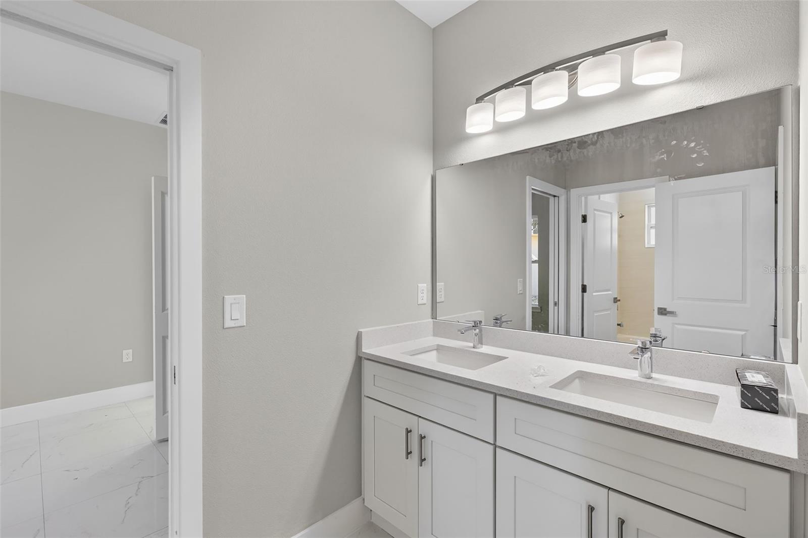 Image 37 of 42 For 641 Verona Street