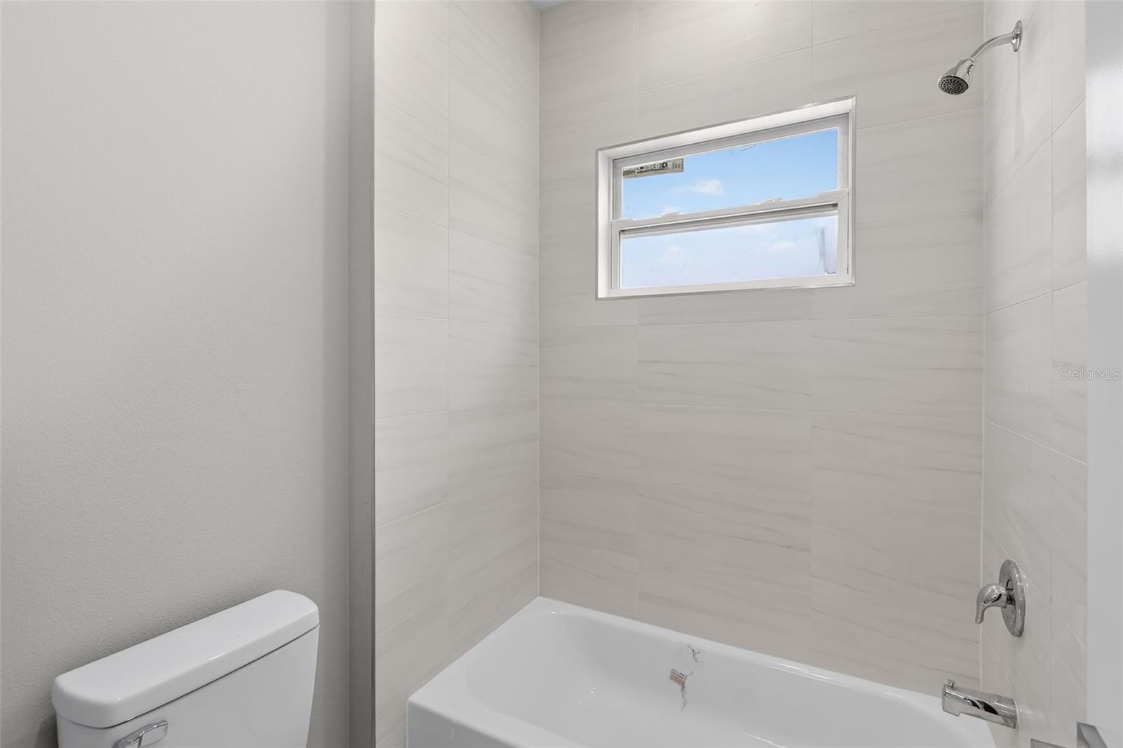 Image 38 of 42 For 641 Verona Street