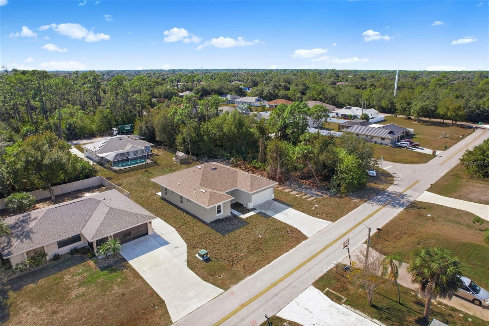 Image 5 of 42 For 641 Verona Street