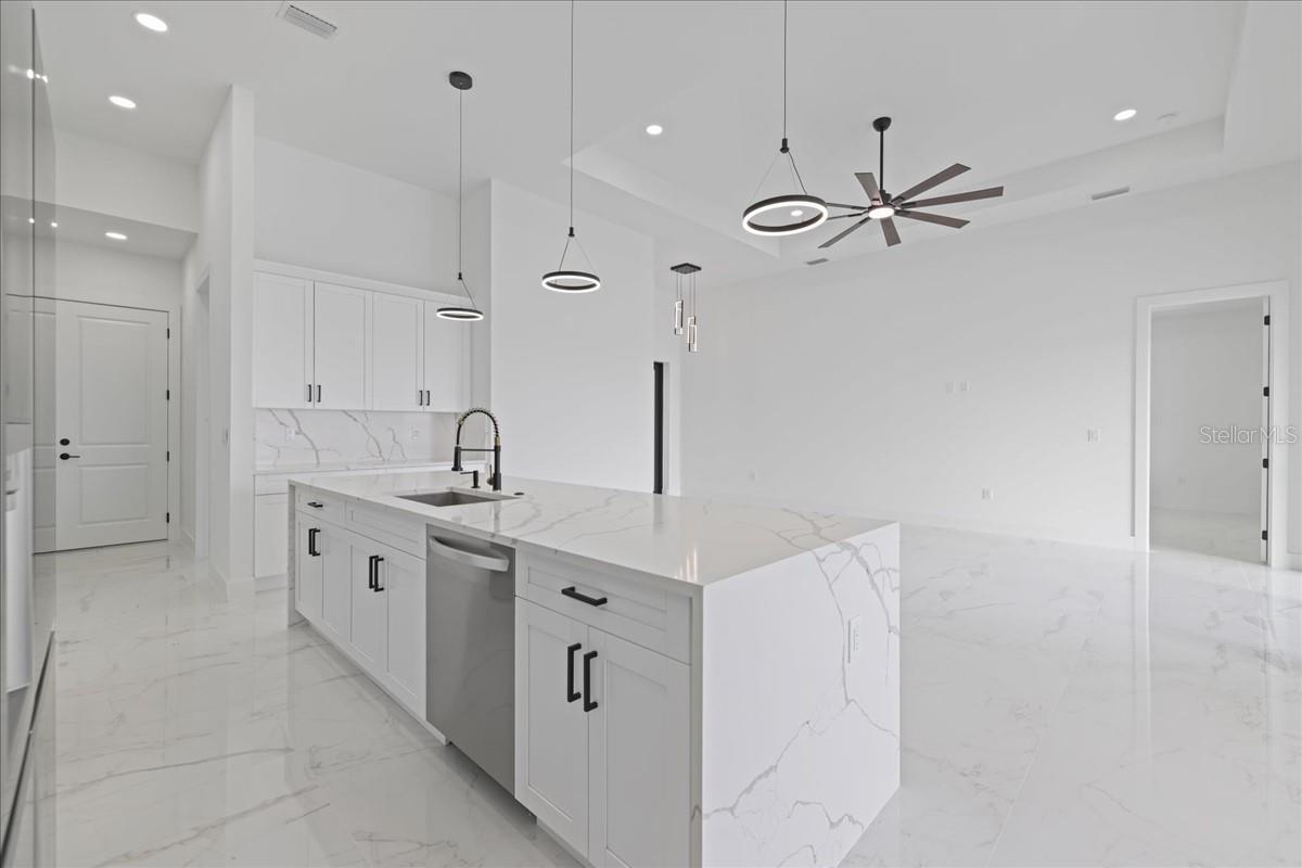 Image 14 of 35 For 17375 Waco Avenue