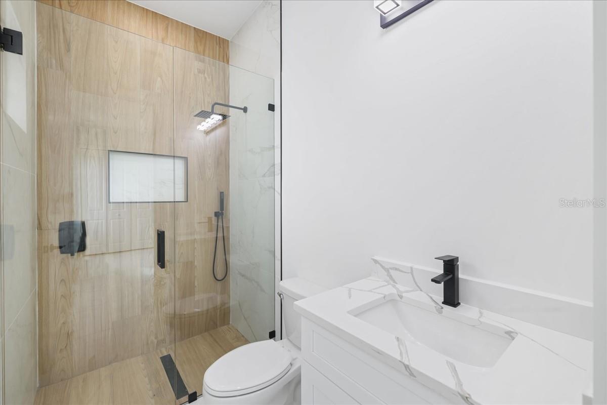 Image 28 of 35 For 17375 Waco Avenue