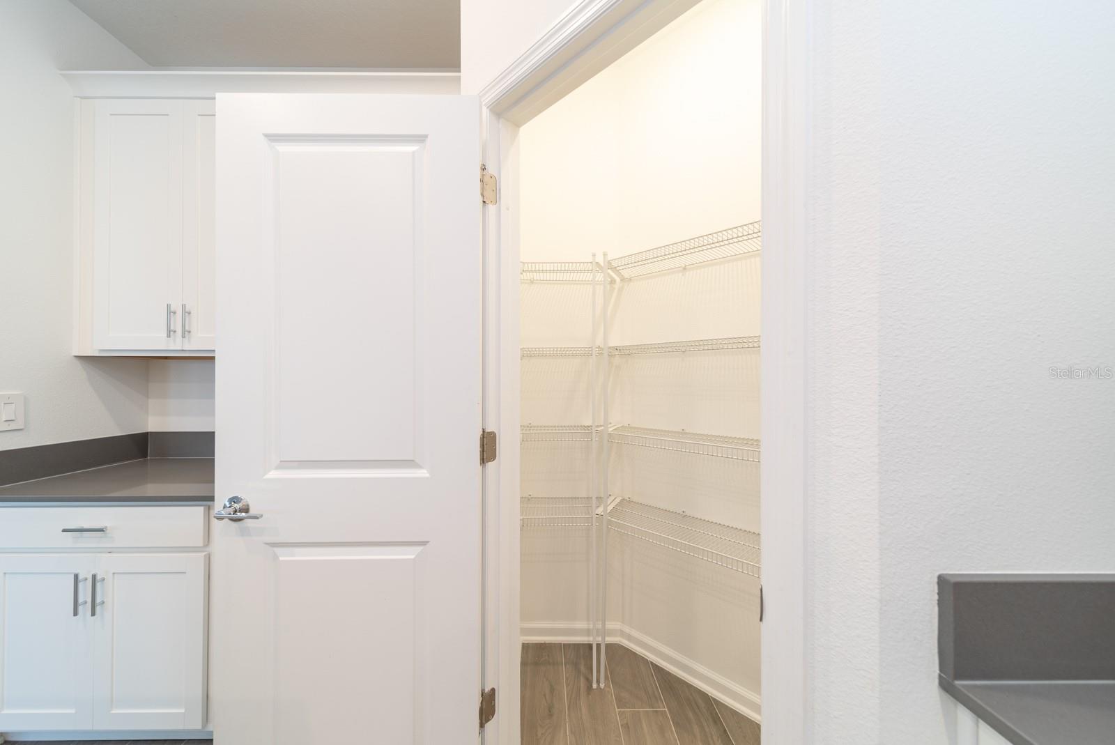 Image 26 of 58 For 2898 Armstrong Avenue