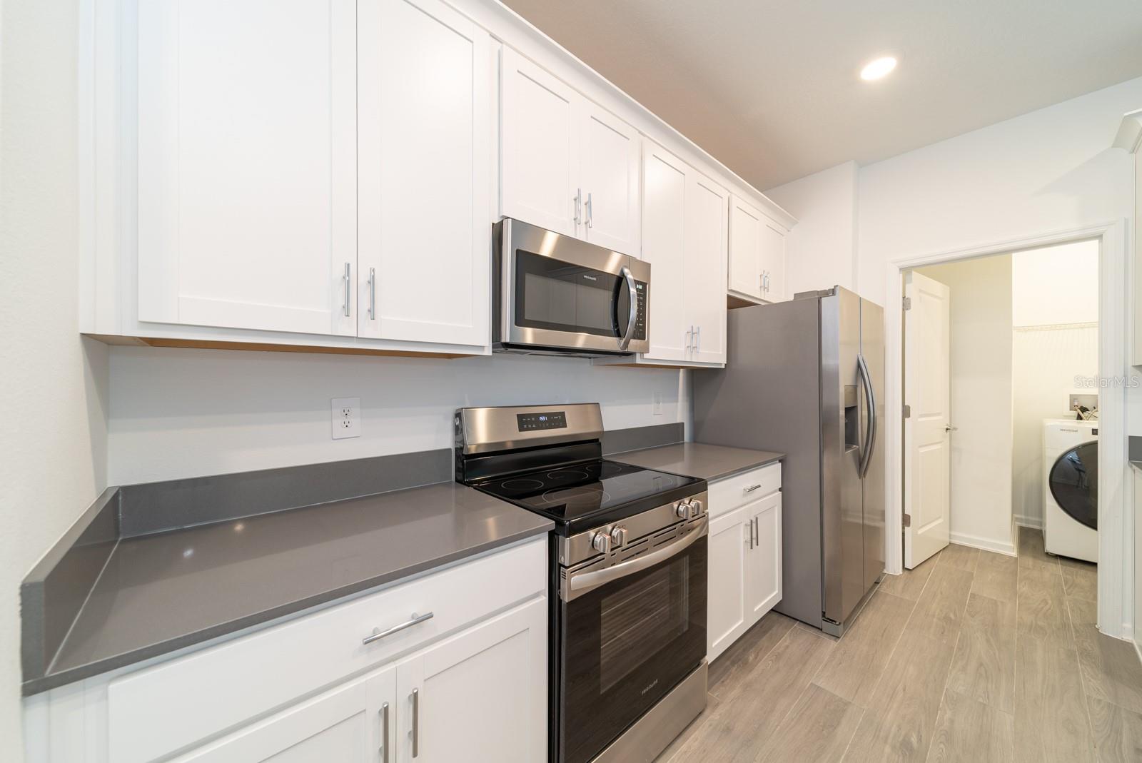 Image 27 of 58 For 2898 Armstrong Avenue