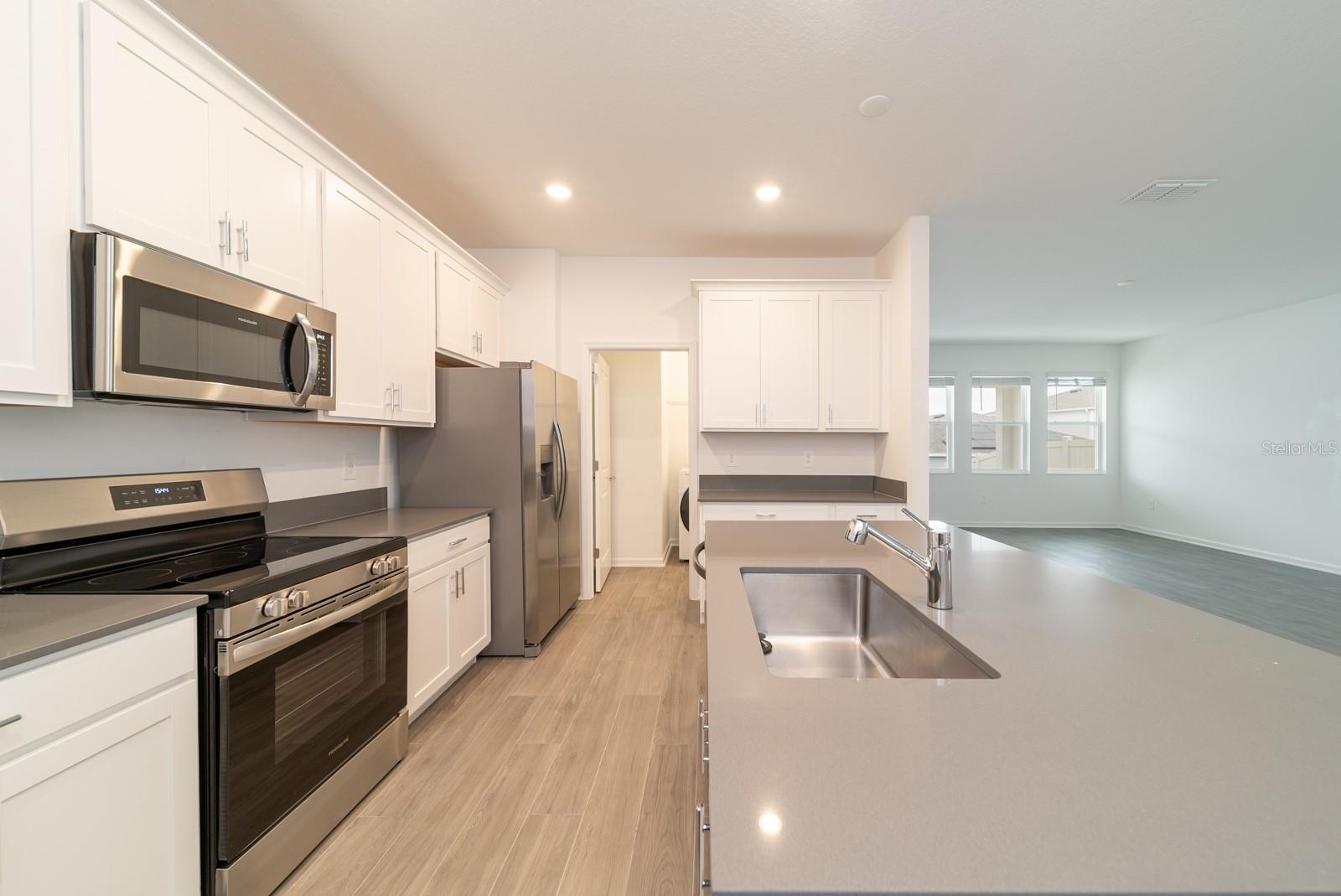 Image 30 of 58 For 2898 Armstrong Avenue