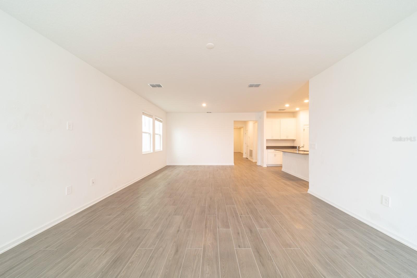 Image 32 of 58 For 2898 Armstrong Avenue