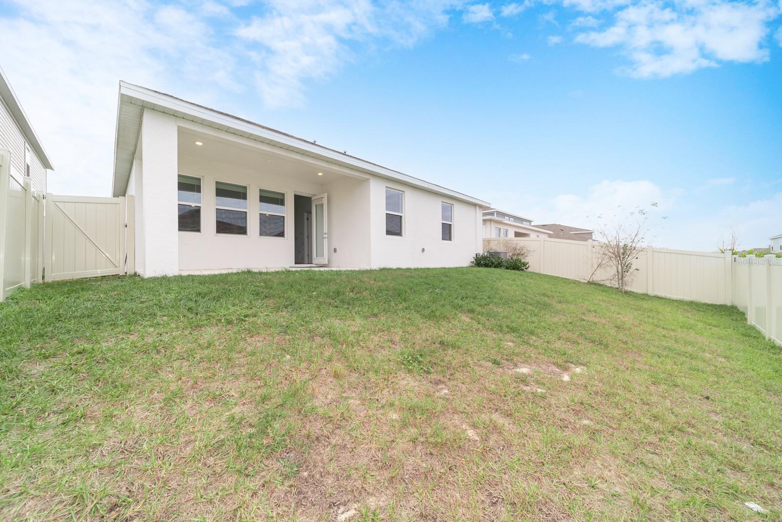 Image 35 of 58 For 2898 Armstrong Avenue