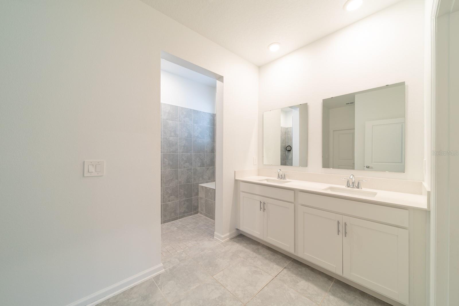 Image 38 of 58 For 2898 Armstrong Avenue