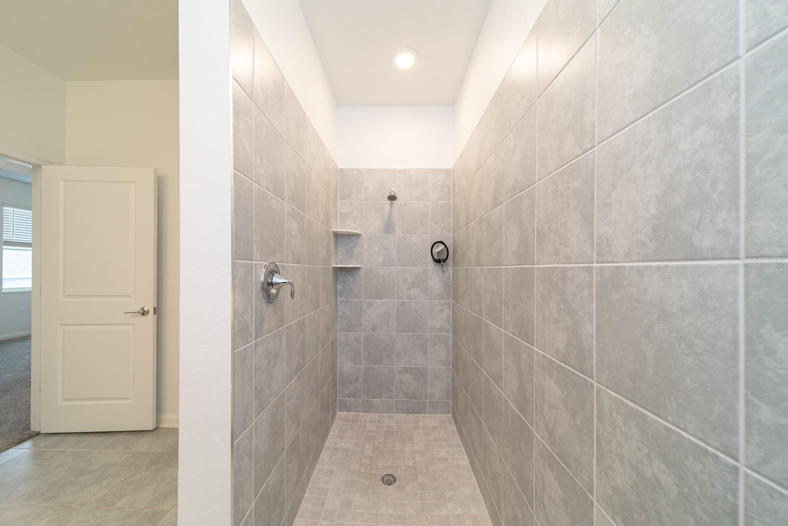 Image 40 of 58 For 2898 Armstrong Avenue