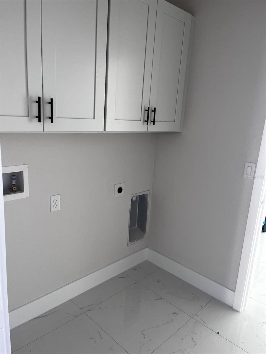 Image 16 of 16 For 20423 Andover Avenue