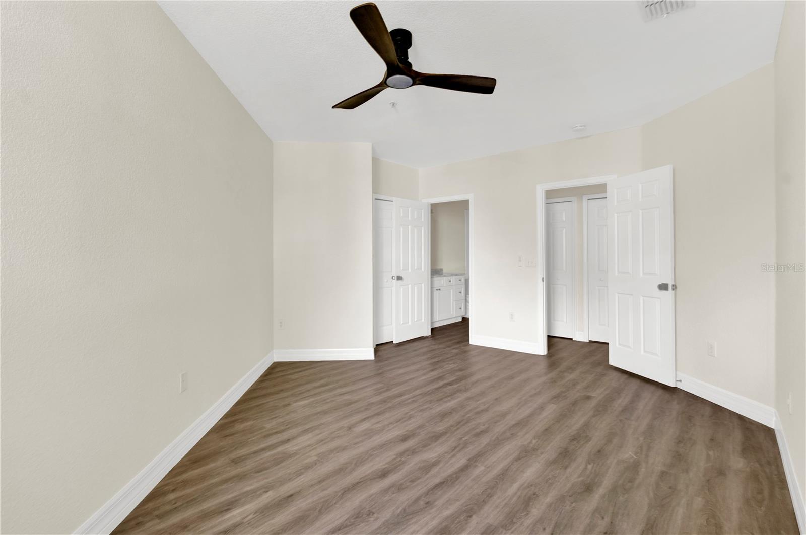 Image 17 of 22 For 5550 Michigan Street 2310