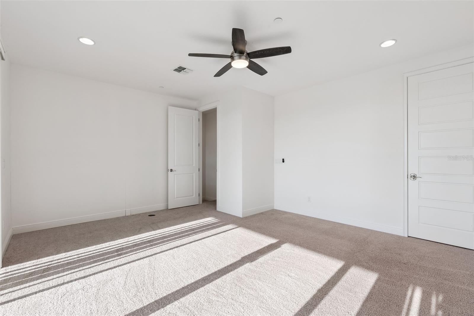 Image 14 of 33 For 13581 Larkton Lane