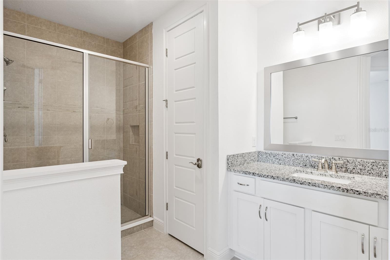 Image 16 of 33 For 13581 Larkton Lane