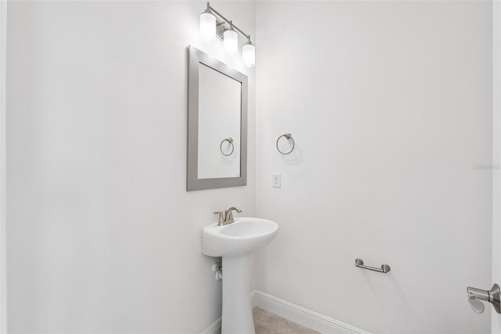 Image 17 of 33 For 13581 Larkton Lane