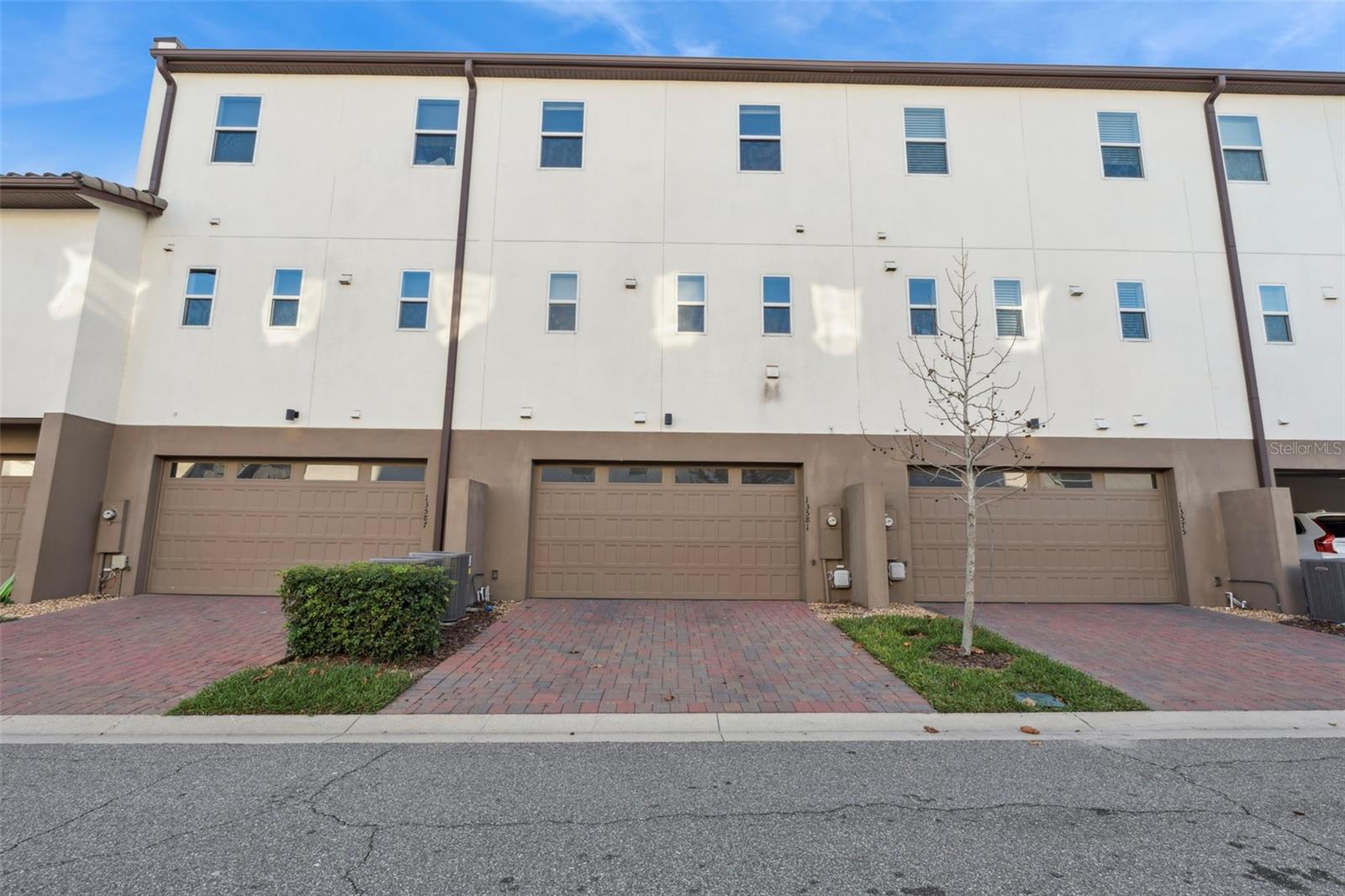 Image 20 of 33 For 13581 Larkton Lane