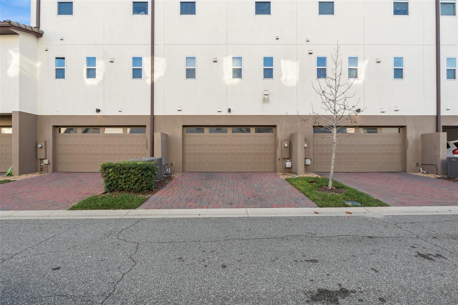 Image 21 of 33 For 13581 Larkton Lane