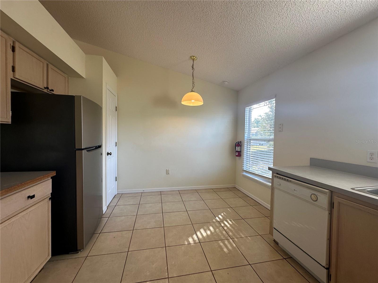 Image 6 of 17 For 17432 Woodcrest Way